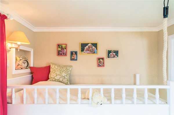 Кровать-чердак с двухместным письменным столом