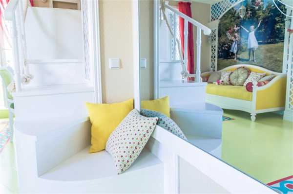 Кровать-чердак с двухместным письменным столом