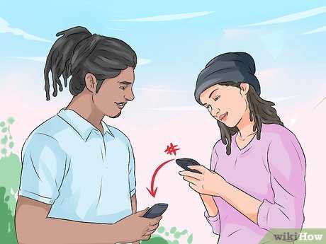 Изображение с названием Pick Up Girls While Walking Down the Street Step 14