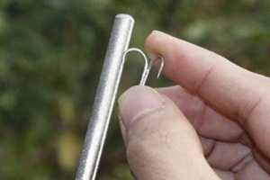 как точить рыболовный крючок