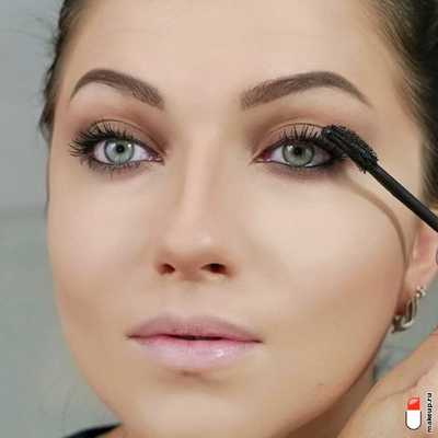 накрасьте ресницы