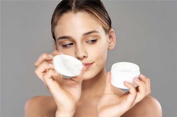 Уход за жирной кожей лица подростка