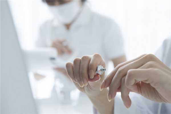 БФ: клей — на все руки мастер