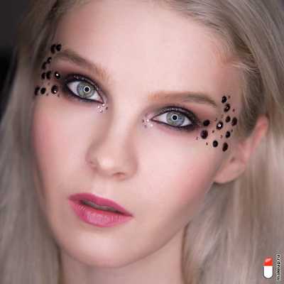 макияж со стразами