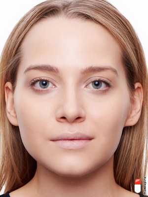 нанесите тон