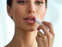 Как омолодить губы? Неочевидные советы от врача-косметолога