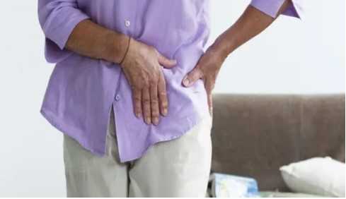 При боли в тазобедренном суставе необходимо уточнить причину