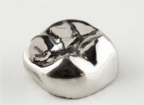 Установка и изготовление цельнолитых коронок