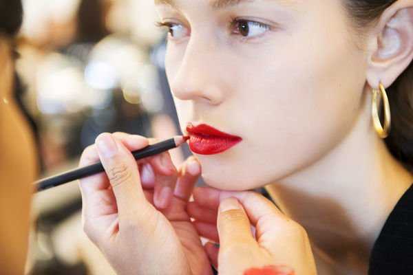 как накрасить губы матовой помадой