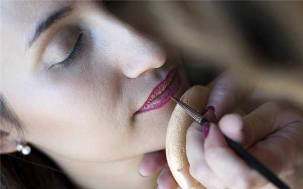 Как правильно красить губы помадой - правила макияжа