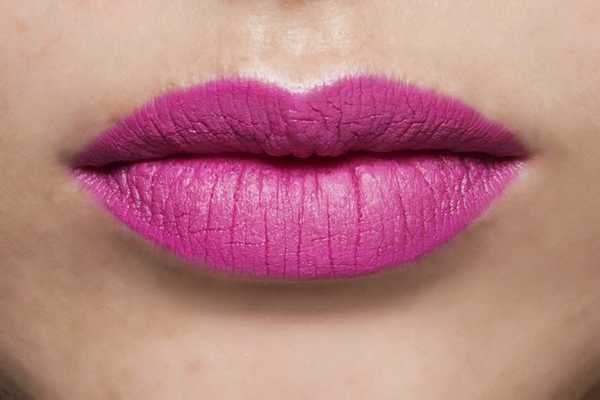 матовая малиновая помада