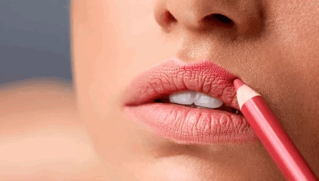 Как правильно красить губы карандашом?