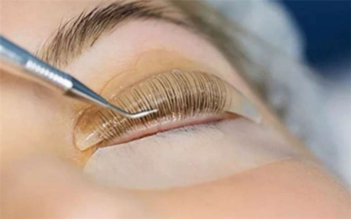 Процедура ламинирования ресниц