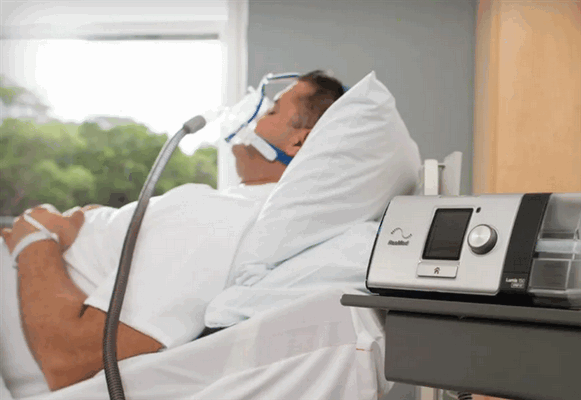 Неинвазивная вспомогательная вентиляция легких через полнолицевую маску