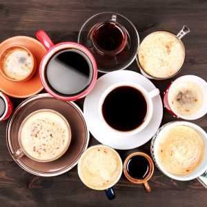 Чашки с кофе