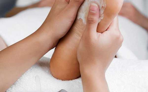 Комбинированный педикюр со СПА-процедурами