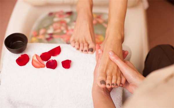 Массаж при спа-педикюре