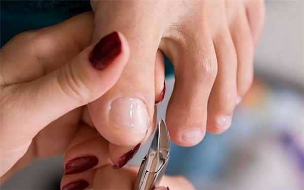 Мужской педикюр обрезной без покрытия