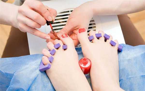 Детский педикюр с покрытием