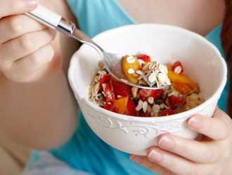 Гепатит разрушает клетки печени. Цель диеты - снять нагрузку с органа и помочь быстрее ему восстановиться