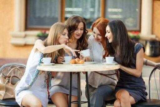 Не выноси ссор из избы: почему нельзя обсуждать своего мужчину с подругами