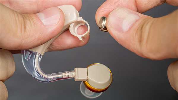 12 лучших внутриушных слуховых аппаратов в 2022 году