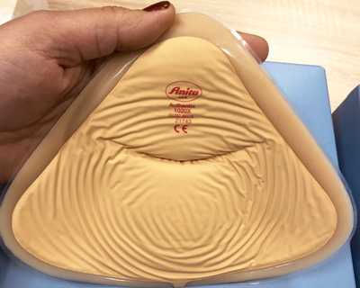 внешний вид наружного силиконового облегченного протеза (облегченный протез Anita, модель 1020)