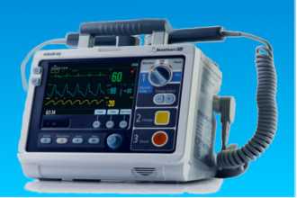 Ручной внешний дефибриллятор со встроенной функцией мониторинга