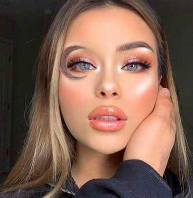 брови полумесяцем