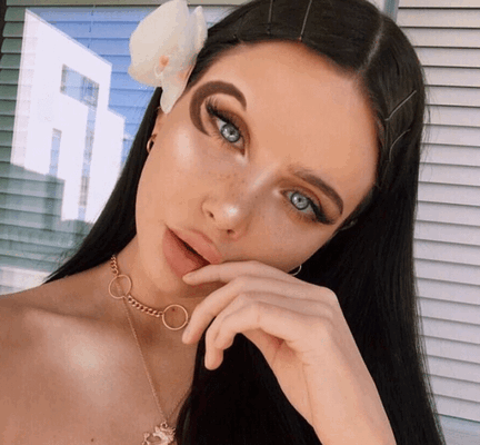 Брови в форме полумесяца4