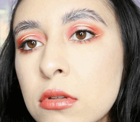 Модные брови-полумесяцы перышками