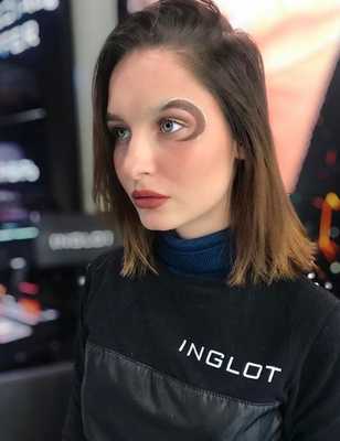 брови в виде луны