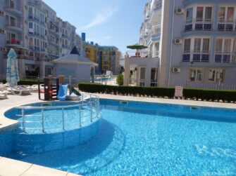 Бассейны на Солнечном берегу