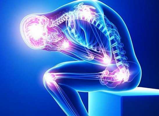 Сенильный остеопороз часто сопровождается многочисленными переломами, поскольку костная ткань становится очень слабой