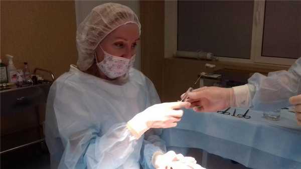 Доктор Кудинова в операционной