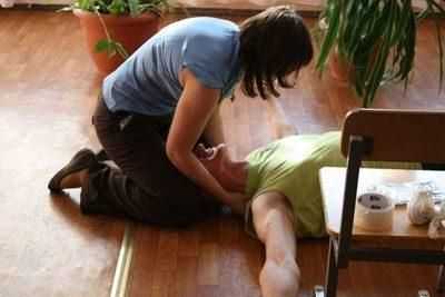 Мужчина в обмороке