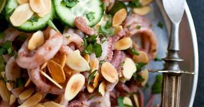 Салат с щупальцами кальмара