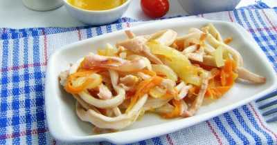 Кальмары с морковью и луком