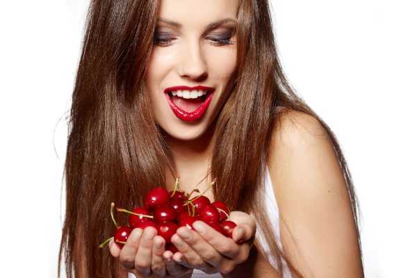  maska-dlya-litsa-iz-vishni-polza-rezepty