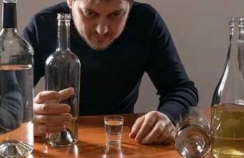 Причины развития и помощь при белой горячке