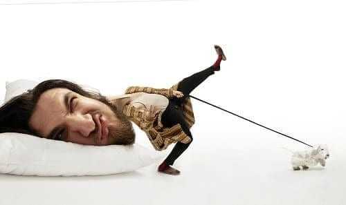 Человека нужно тащить погулять на улицу