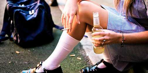 Почему молодежь пьет - Алкоклиник