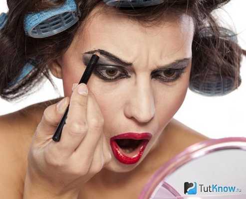 Неправильный макияж бровей