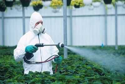 Распыление токсичных удобрени