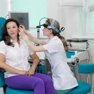 Проведение продувания слуховых труб