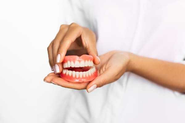 Вставная челюсть — так ли это страшно?