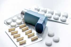 таблетки и ингалятор