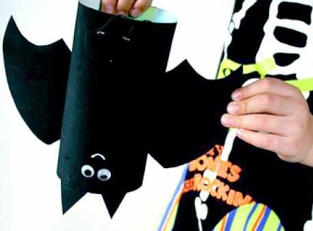 Летучая мышь - интересная игрушка на Хэллоуин 