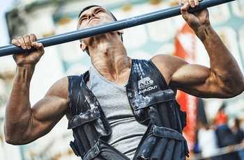 В повседневной жизни во время занятий спортом и при переносе тяжестей запястья подвергаются большим нагрузкам, что может вызвать боль, привести к травмам. Избежать этого можно, выполняя несложные упражнения для укрепления запястий.