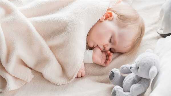 Как отучить ребенка сосать палец